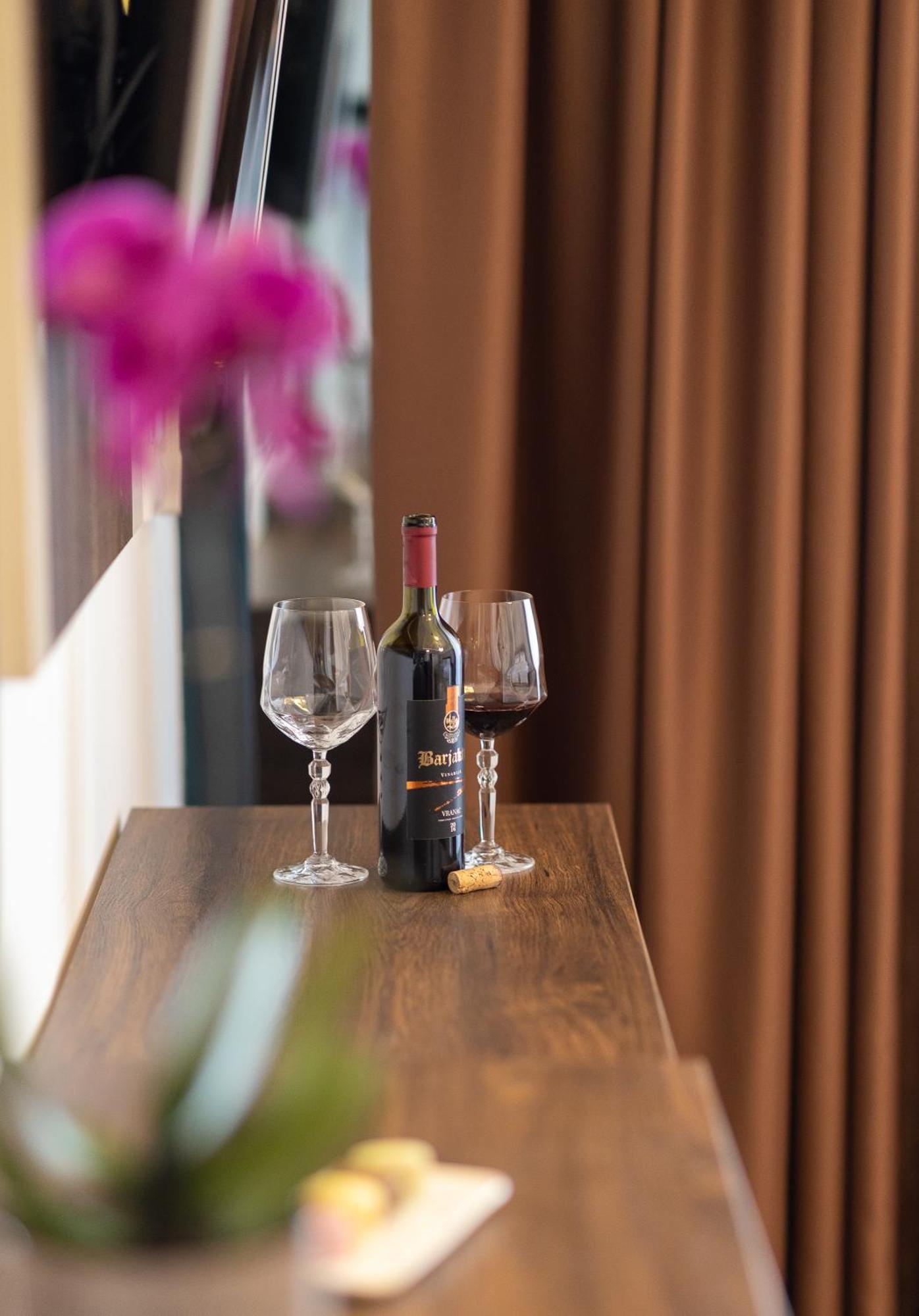Barjaktar - Luxury Suites & Spa Ulcinj Esterno foto